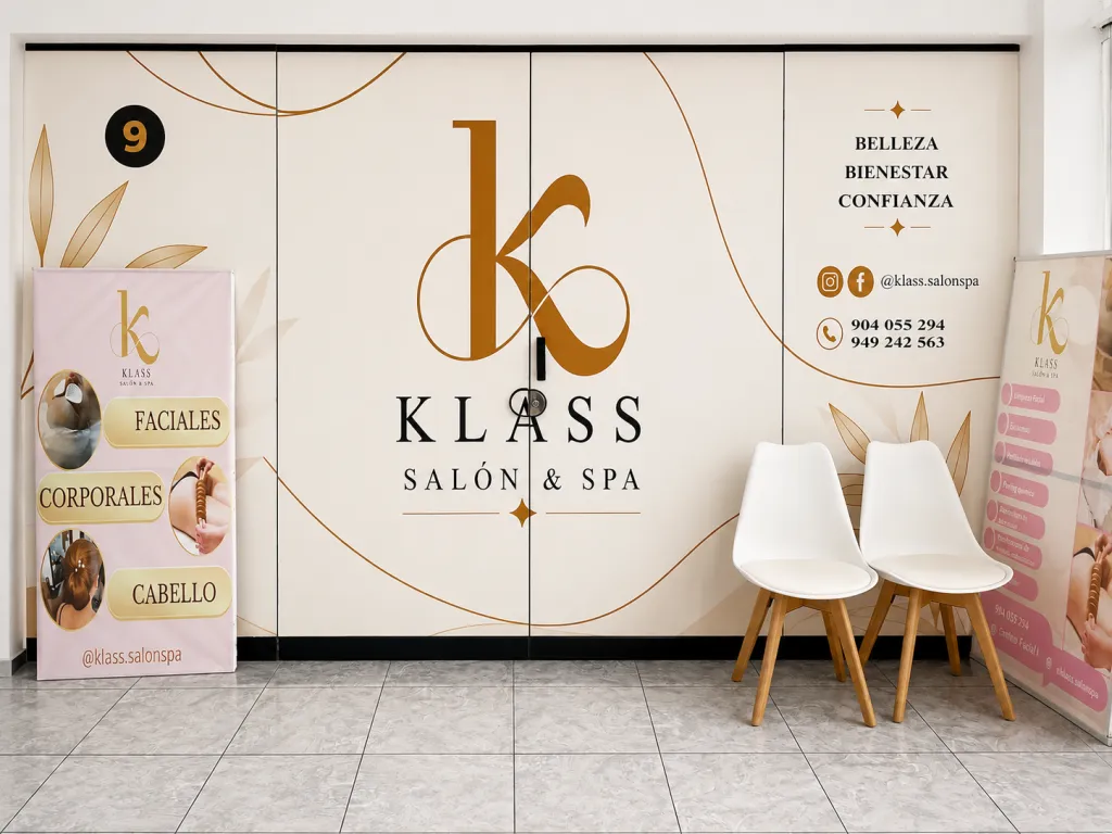 Clienta disfrutando un tratamiento en Klass Salón & Spa